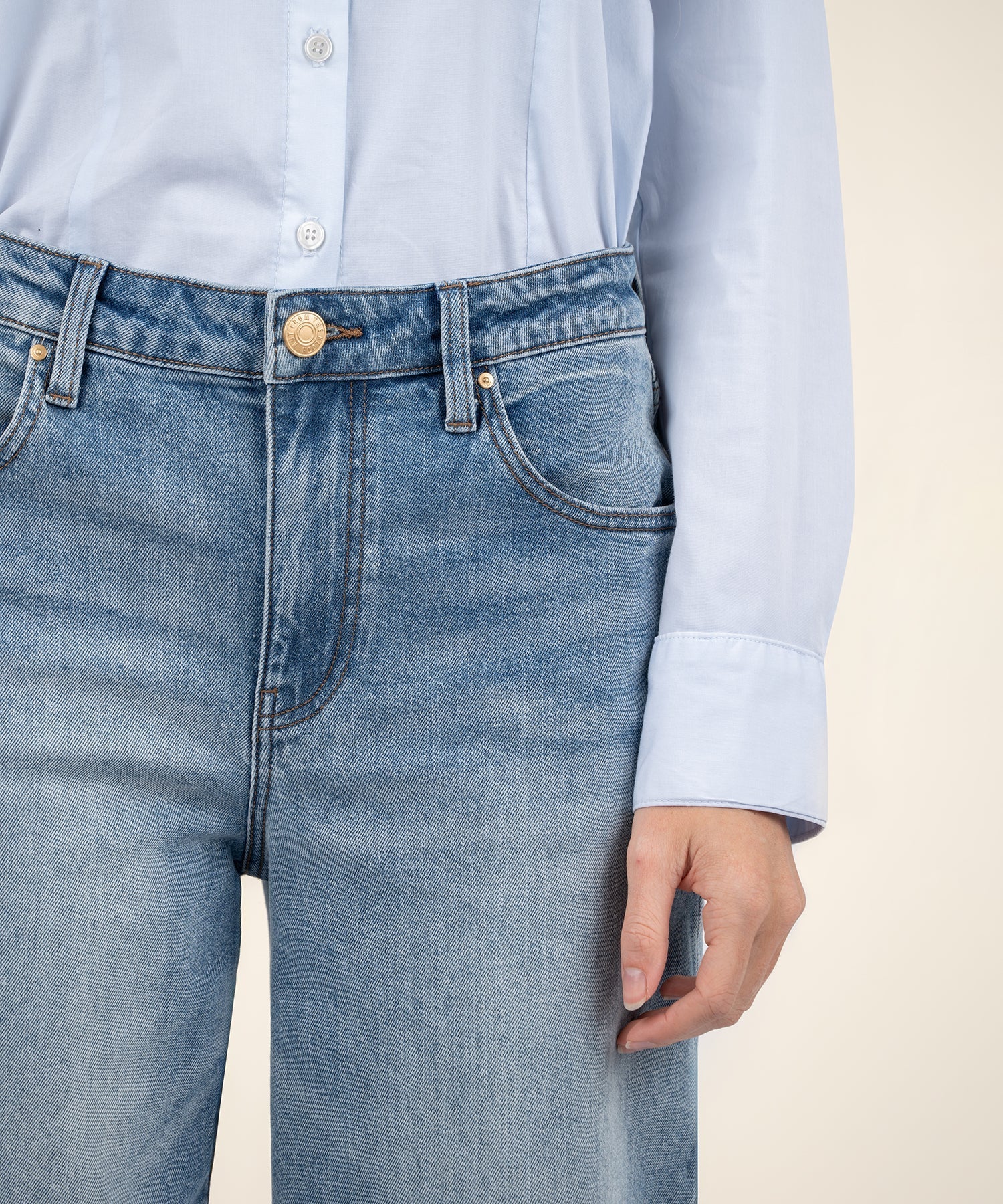 Ashley High Rise Barrel Leg - Decency W/Med Base Wash